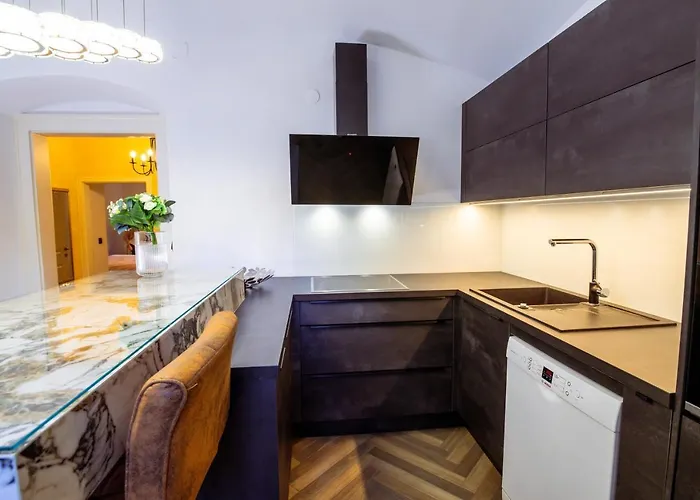 Living Vegova-with Parking 아파트 *