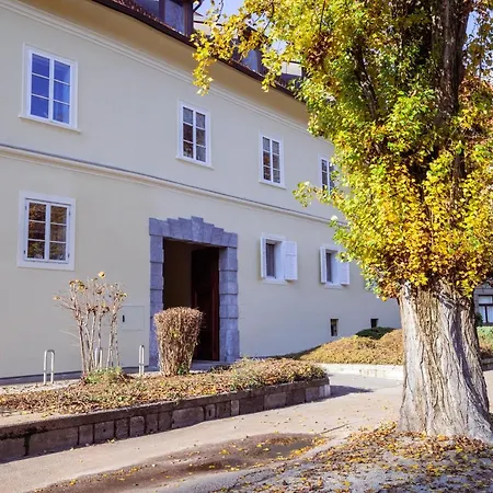 Living Vegova-with Parking 卢布尔雅那