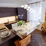 Apartment Living Vegova-with Parking *